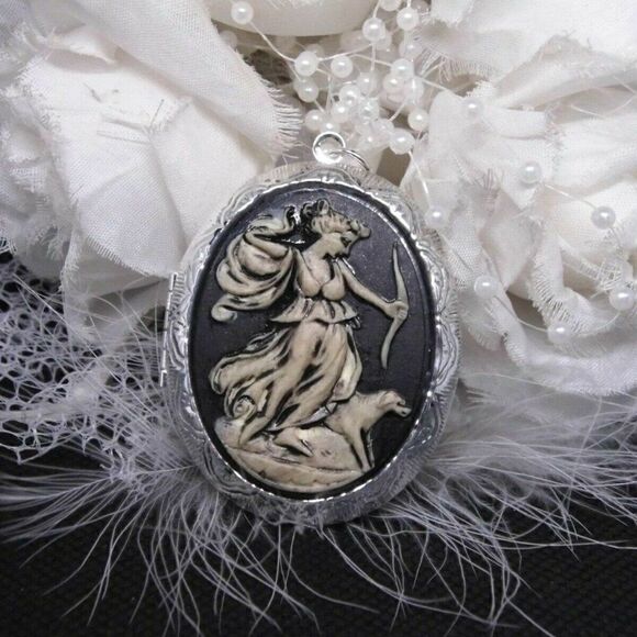 Artemis Aphrodite Goddess Cameo Necklace Locket - Picture 3 of 5